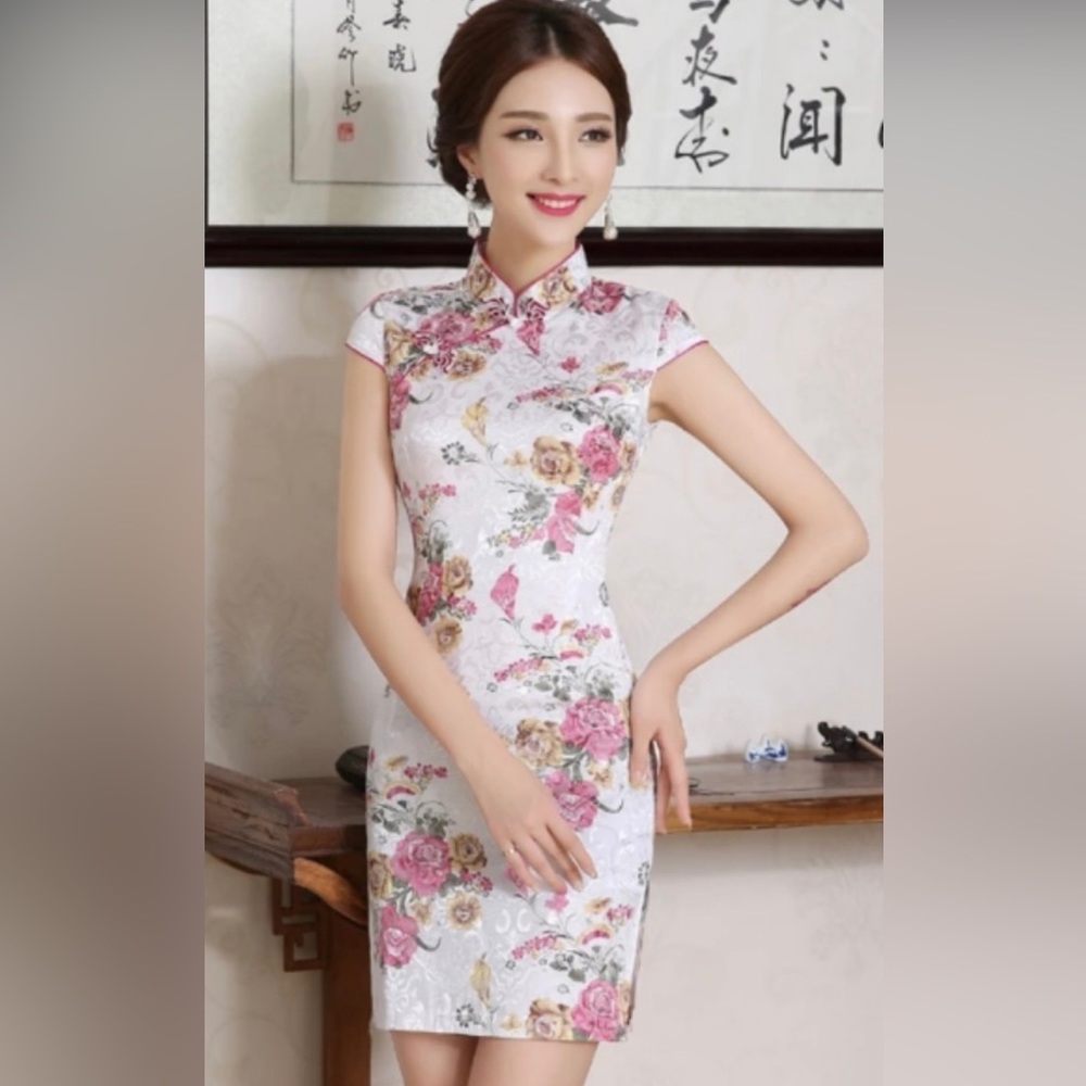 Chinese Cheongsam Women Dress Size Small  Pink Floral Design